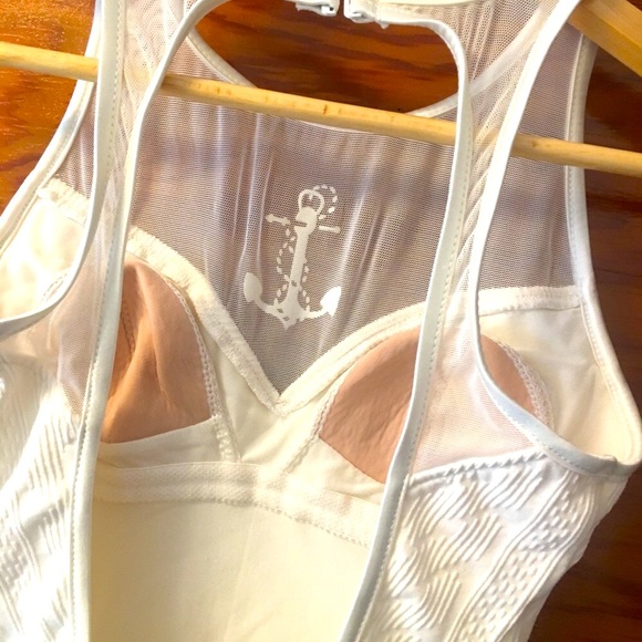 Vintage sexy white one piece bathing suit - Picture 4 of 5